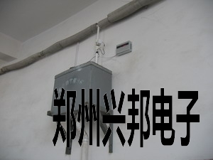 溝槽式廁所節水器在鄭州二七區長江東路小學安裝現場